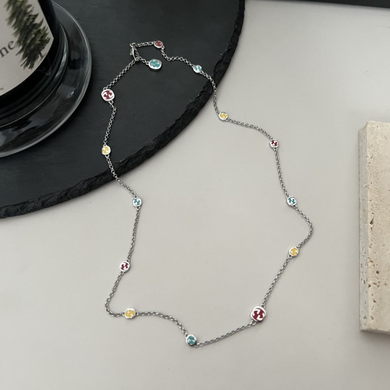 G*u*i necklaces